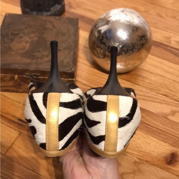 🤍NWOT Vintage Retro pumps Animal Pep Haircalf Rhinestone Embellish Brooch Pin - Picture 7 of 8